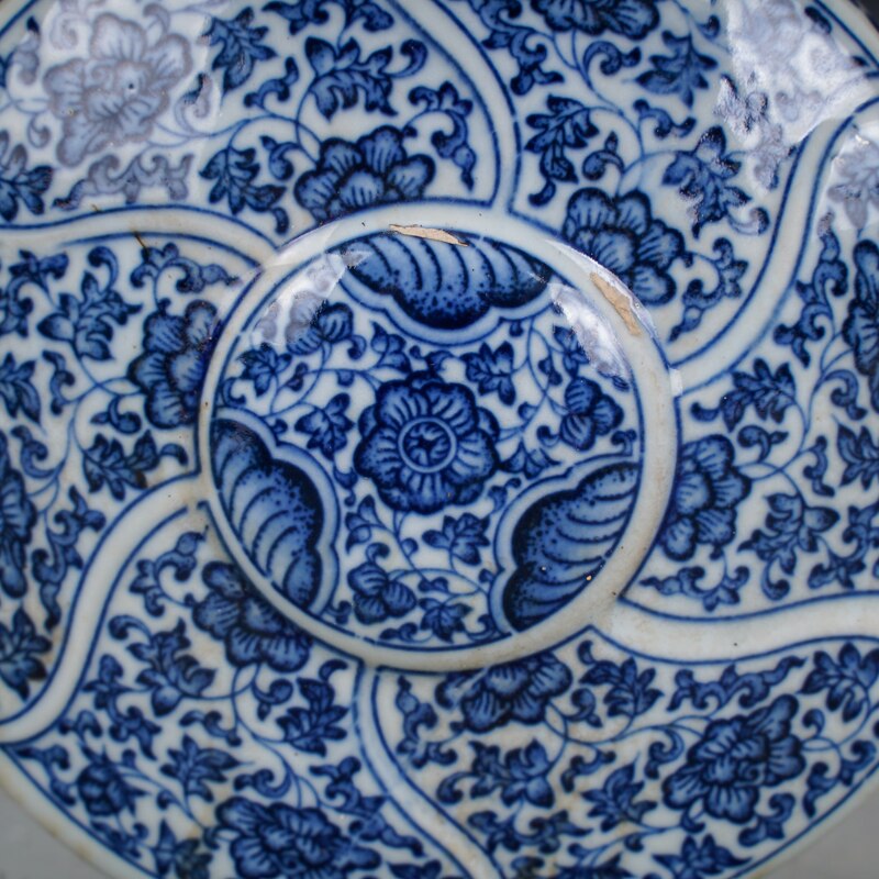 Qing Dynasty Qianlong Porcelain Blue And White Flower Flat Vase